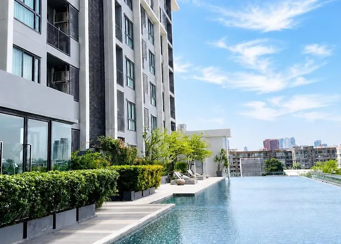 Modern One Bedroom, 3 Mins To Mrt Suthisarn And Ratchadaphisek Bangkok