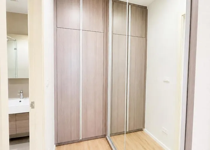 Apartment Modern One Bedroom, 3 Mins To Mrt Suthisarn And Ratchadaphisek