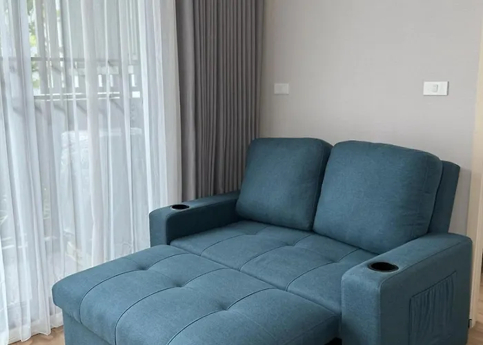 Apartment Modern One Bedroom, 3 Mins To Mrt Suthisarn And Ratchadaphisek