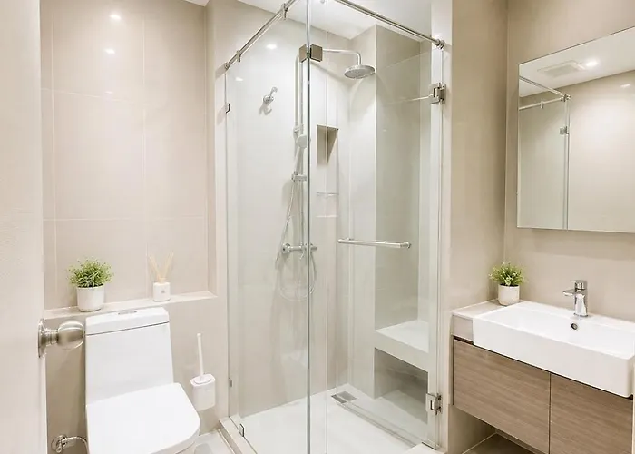 Modern One Bedroom, 3 Mins To Mrt Suthisarn And Ratchadaphisek * Bangkok